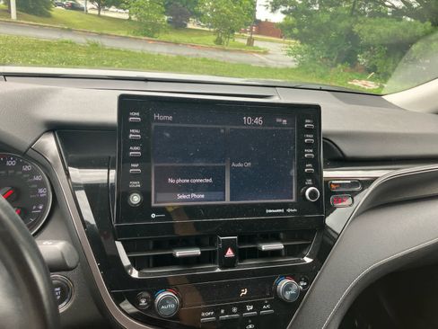 Used 2021 Toyota Camry XSE FWD image 15