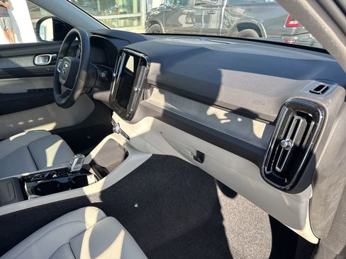 New 2026 Volvo XC40 B5 Ultra w/ Climate Package image 28