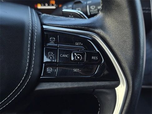 Used 2022 Jeep Grand Cherokee L Overland w/ Luxury Tech Group IV image 16