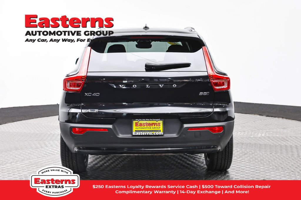 Used 2024 Volvo XC40 B5 Core AWD/4WD image 7