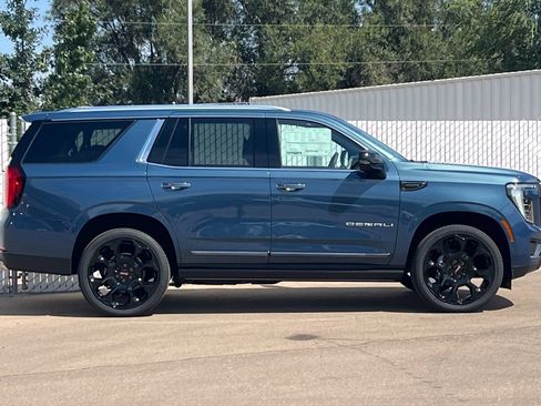 New 2026 GMC Yukon Denali Ultimate AWD/4WD image 3