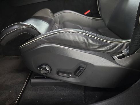 Used 2021 Volvo XC60 T8 R-Design w/ Protection Package Premier image 23