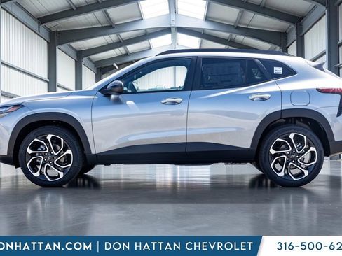 New 2026 Chevrolet Trax RS FWD image 2