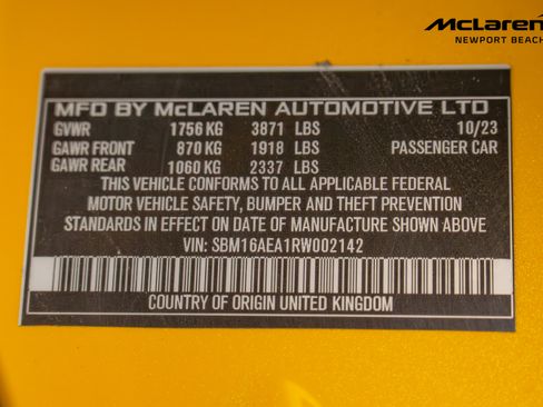 Used 2024 McLaren Artura RWD image 22