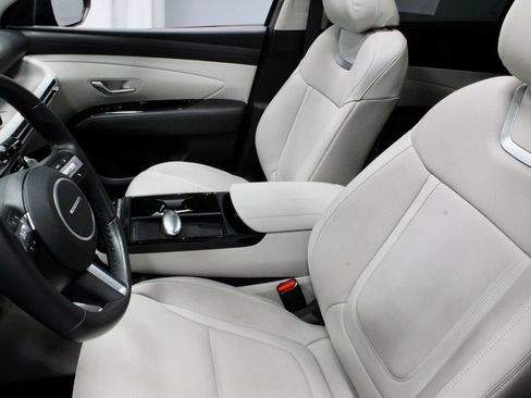 Used 2025 Hyundai Tucson Limited AWD/4WD image 26