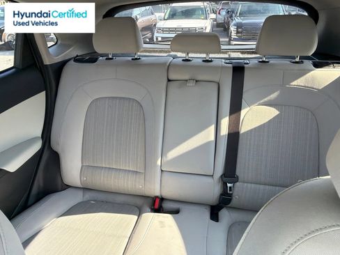 Used 2023 Hyundai Kona SEL AWD/4WD image 4