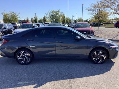 Certified 2025 Hyundai Elantra SEL image 5