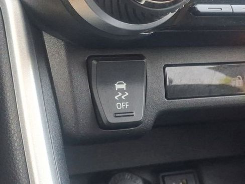 Used 2025 Toyota RAV4 XLE AWD/4WD image 24