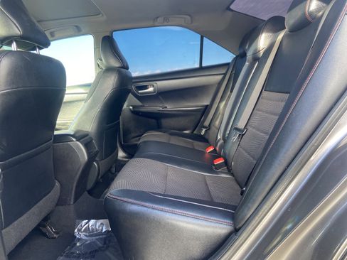 Used 2017 Toyota Camry SE image 10