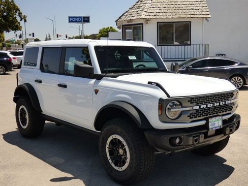 New 2026 Ford Bronco Badlands AWD/4WD image 1