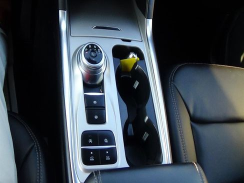 Used 2024 Ford Explorer XLT w/ Equipment Group 202A image 21