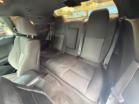 Used 2015 Dodge Challenger SXT RWD image 16