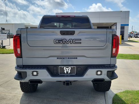 New 2025 GMC Sierra 1500 AT4 w/ AT4 Premium Package image 6