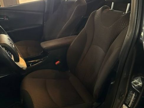 Used 2018 Toyota Prius Prime Plus FWD image 5