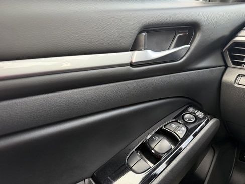 Certified 2025 Nissan Altima 2.5 SR image 23