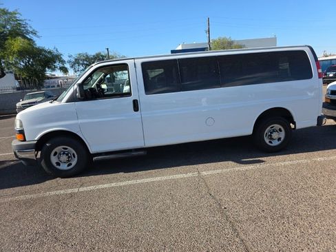 Used 2017 Chevrolet Express 3500 LT w/ LT Preferred Equipment Group RWD image 10