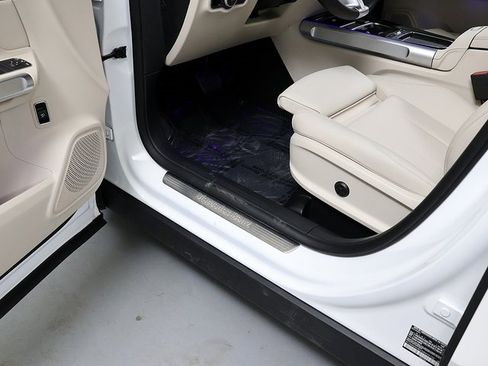 Certified 2025 Mercedes-Benz GLB 250 4MATIC image 25