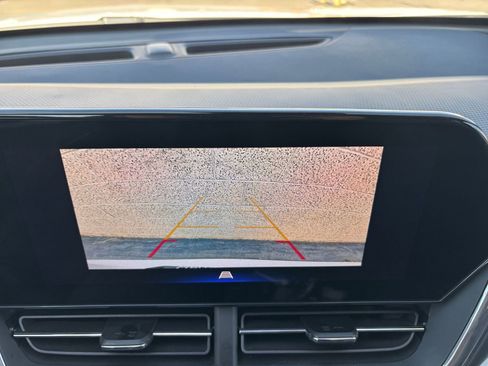 Used 2025 Chevrolet Trax LT w/ LT Convenience Package image 25