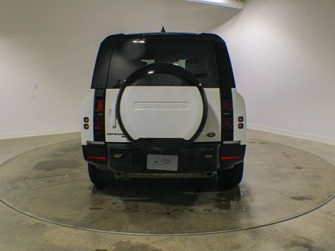 Used 2023 Land Rover Defender 130 X-Dynamic SE AWD/4WD image 5
