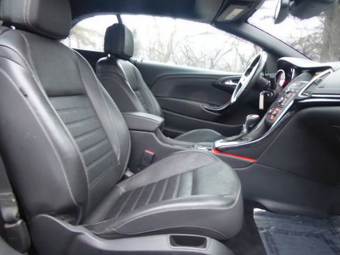 Used 2019 Buick Cascada Premium image 13