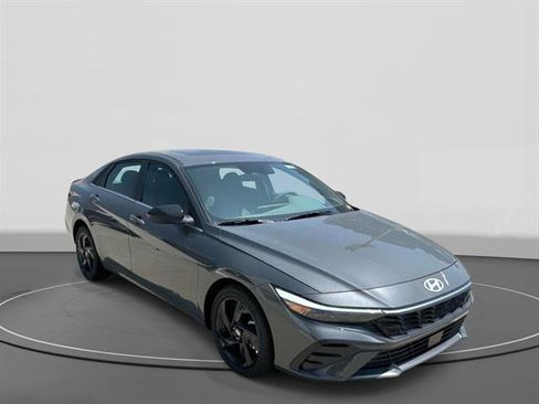 New 2026 Hyundai Elantra SEL Sport Premium FWD image 3