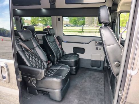 Used 2023 RAM ProMaster 2500 w/ Driver Convenience Group FWD image 30