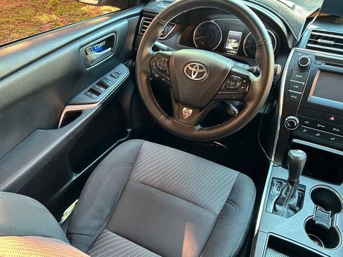 Used 2016 Toyota Camry LE FWD image 9