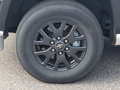 Certified 2025 Toyota 4Runner SR5 AWD/4WD image 15