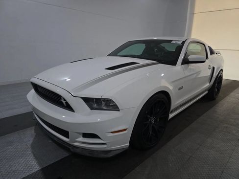 Used 2013 Ford Mustang GT Premium RWD image 3