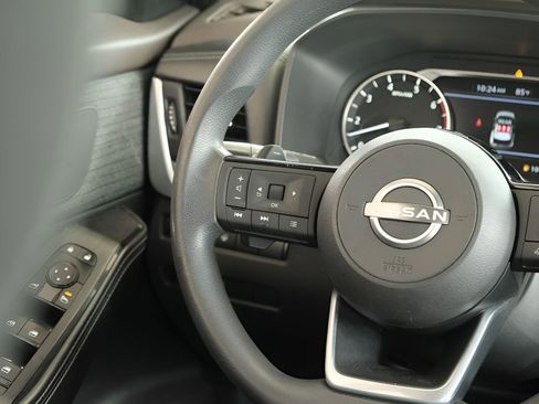 Used 2023 Nissan Rogue SV FWD image 26