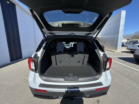 New 2026 Ford Explorer ST-Line w/ ST-Line Street Pack RWD image 20