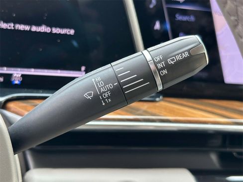 Certified 2024 Cadillac Escalade ESV Sport Platinum w/ LPO, ONYX Package image 33