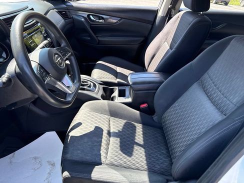 Used 2017 Nissan Rogue S AWD/4WD image 9
