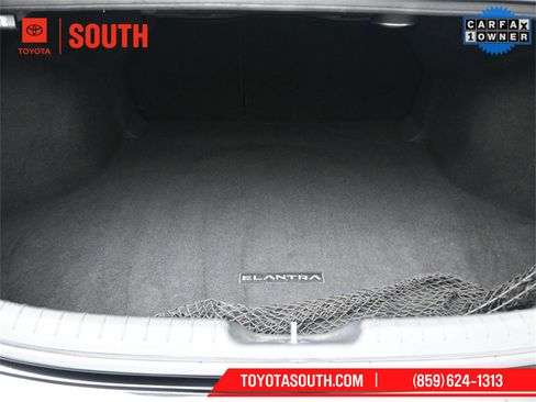 Used 2023 Hyundai Elantra Limited image 25