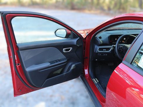 New 2025 Kia K4 LXS image 17