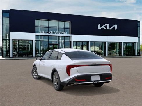 New 2026 Kia K4 LX image 4