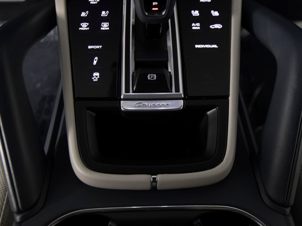 Certified 2023 Porsche Cayenne S Platinum AWD/4WD image 25