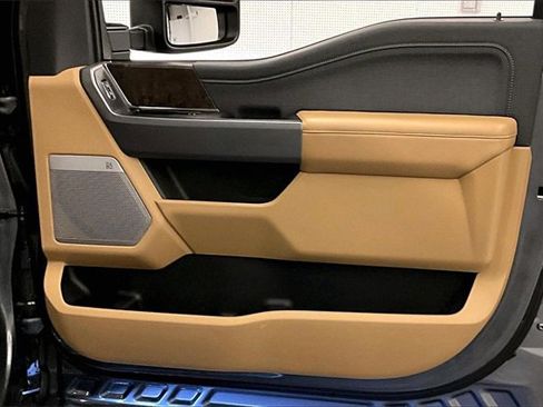 Used 2024 Ford F250 Lariat w/ Black Appearance Package image 18