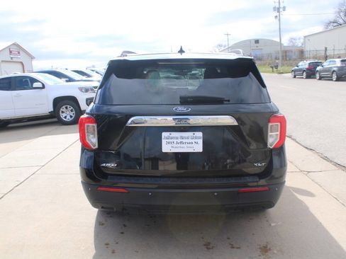 Used 2022 Ford Explorer XLT image 7