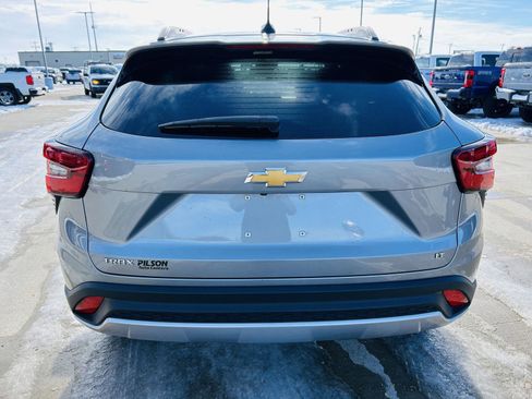 Used 2025 Chevrolet Trax LT image 33