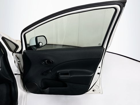 Used 2014 Nissan Versa Note S FWD image 28
