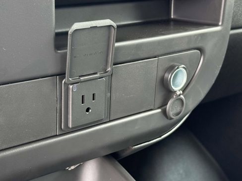 New 2025 Chevrolet Express 3500 Extended image 14