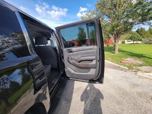 Used 2017 Chevrolet Suburban 3500 LS w/ Driver Alert Package AWD/4WD image 27