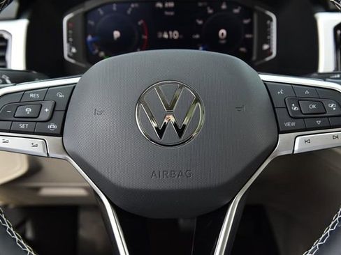 Certified 2023 Volkswagen Atlas SE w/ Panoramic Sunroof Package image 18