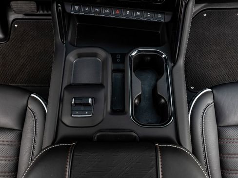 Used 2025 GMC Sierra 2500 AT4X image 28