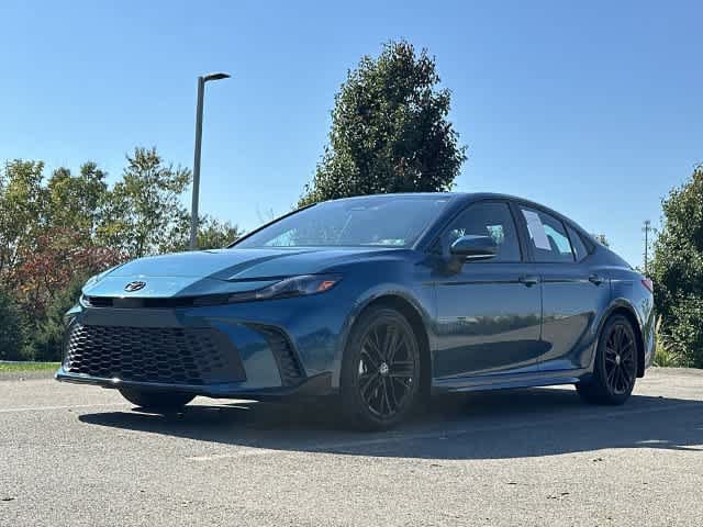 Used 2025 Toyota Camry SE w/ Convenience Package FWD image 28