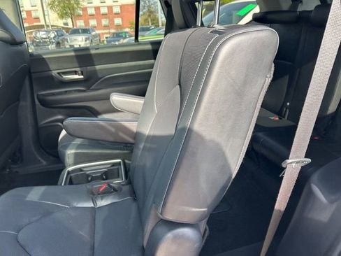 Used 2025 Toyota Grand Highlander Limited image 11