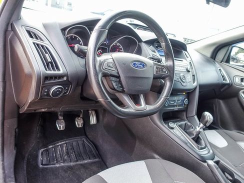 Used 2016 Ford Focus ST image 3