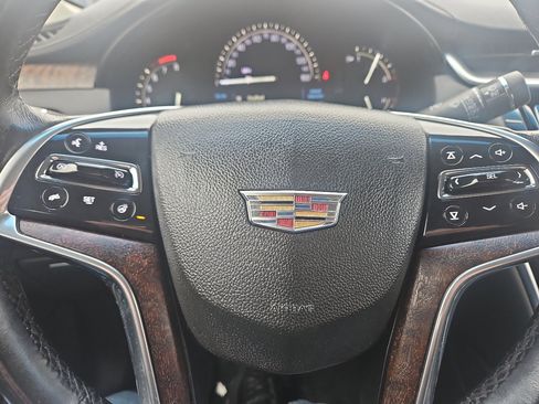 Used 2018 Cadillac XTS Luxury image 16