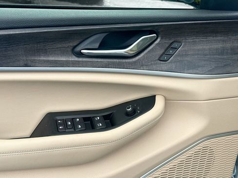 New 2026 Jeep Grand Cherokee L Limited RWD image 18